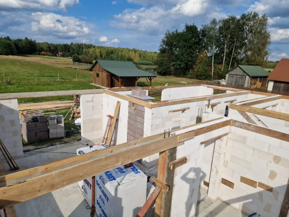 Budowa domu w Czarnej Sędziszowskiej (14)